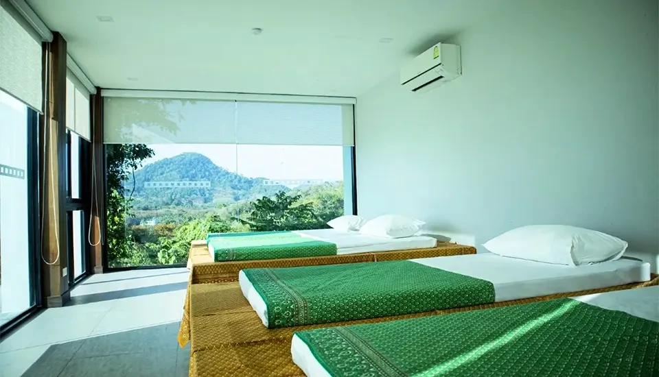 هتل آنداکری پول ویلا